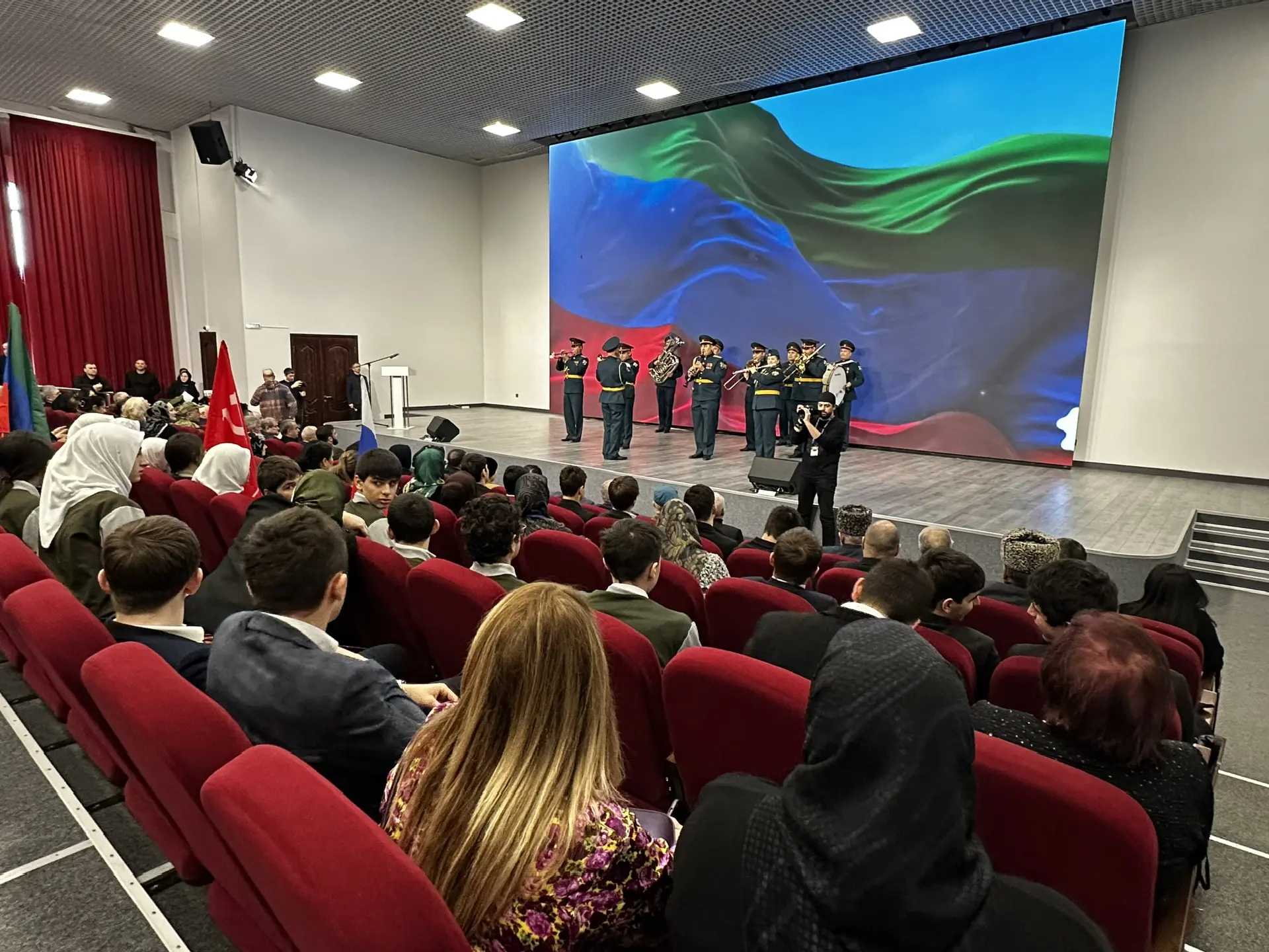 Защитникам Отечества посвящается... Масштабное патриотическое мероприятие прошло в Махачкале